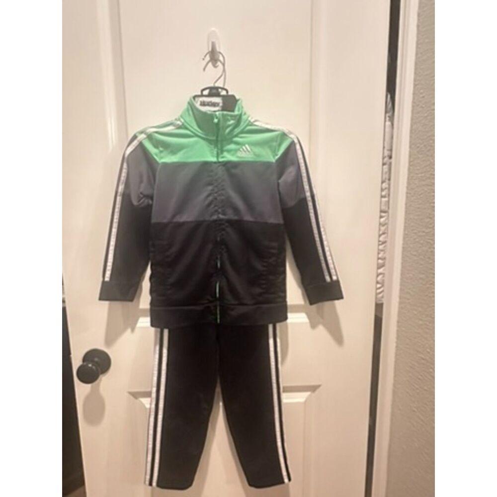 Adidas Unisex 2 Piece Tracksuit - Green, White & Black Size 6